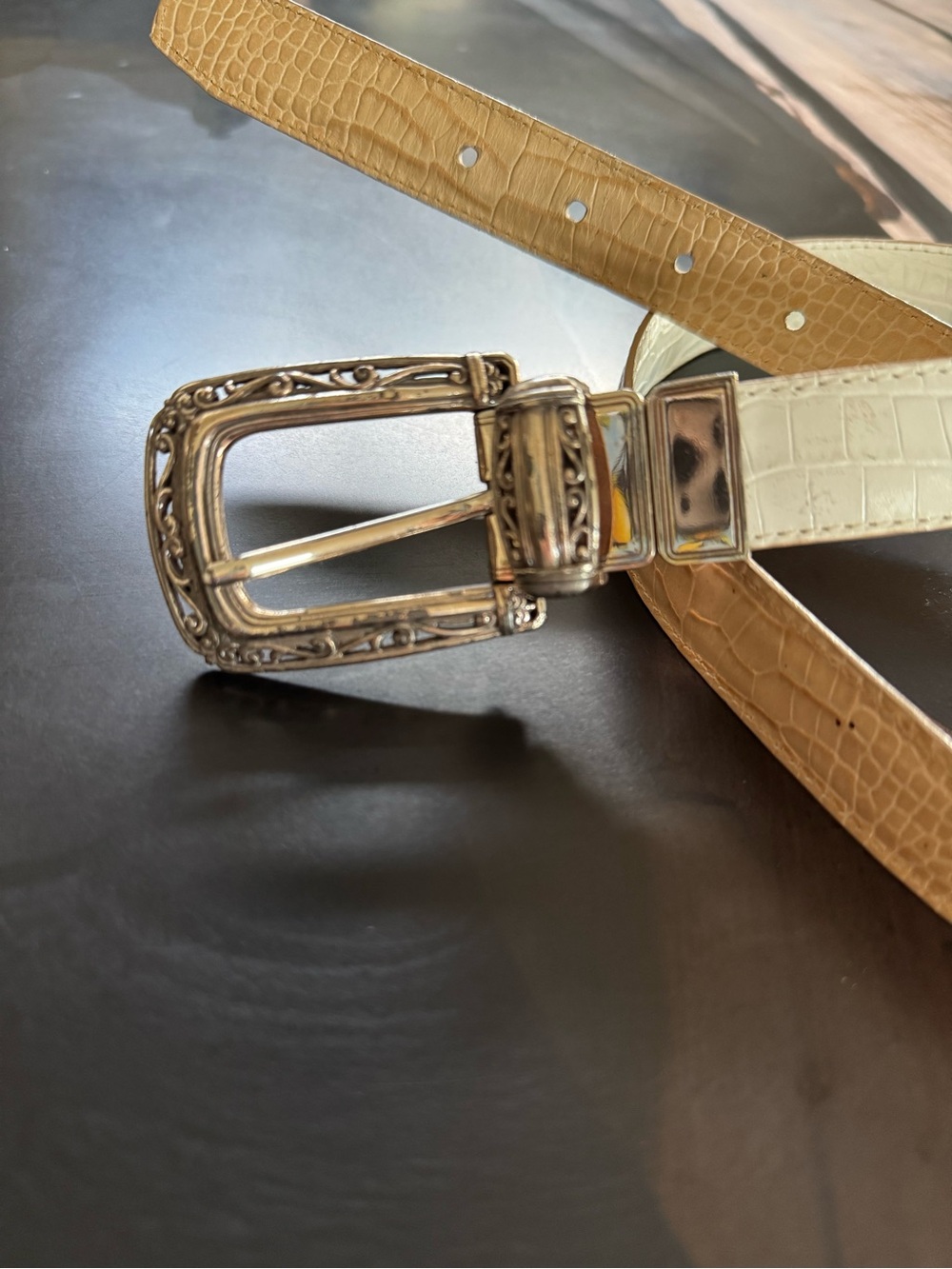Brighton Cream Tan Reversible Croc Embossed Leather Belt Scroll Buckle Size 32 - Picture 3 of 7